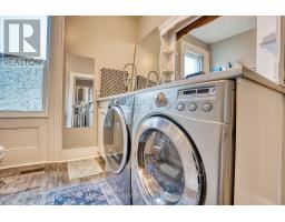 745 MAIN STREET W - 18