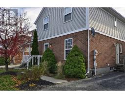 427 BANKSIDE CRESCENT S - 3