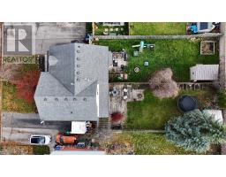 427 BANKSIDE CRESCENT S - 33