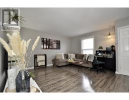 427 BANKSIDE CRESCENT S - 9