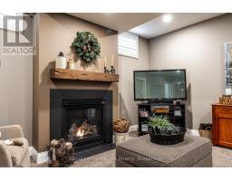 687 FORMAN AVENUE - 30