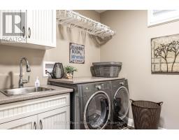 687 FORMAN AVENUE - 32