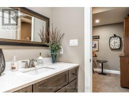 687 FORMAN AVENUE - 34