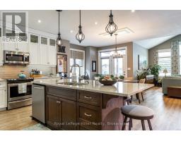 687 FORMAN AVENUE - 7