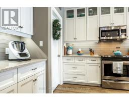 687 FORMAN AVENUE - 9