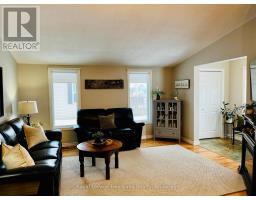 459 RICHARD CRESCENT - 4