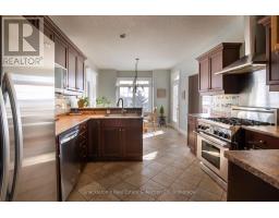 4 - 165 CHANDOS DRIVE - 7