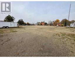 15 MILL STREET E - 16