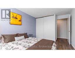 902 - 570 PROUDFOOT LANE - 17