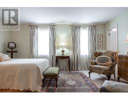 530 HOLMES STREET - 32