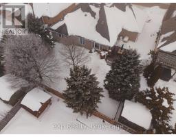 9 PARKVIEW DRIVE - 32