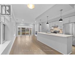 109 - 235 JOHN STREET N - 27