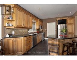 32 NORTH POINTE DRIVE - 11