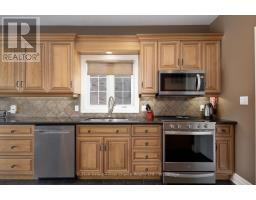 32 NORTH POINTE DRIVE - 14