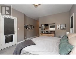 32 NORTH POINTE DRIVE - 24