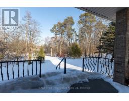 32 NORTH POINTE DRIVE - 38