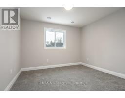 38 JACOB ST STREET E - 26