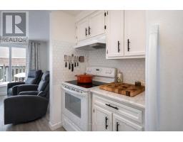 12 - 91 AVONWOOD DRIVE - 11