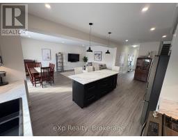 654 WRAY AVENUE S - 11