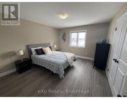 654 WRAY AVENUE S - 26