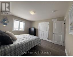 654 WRAY AVENUE S - 27