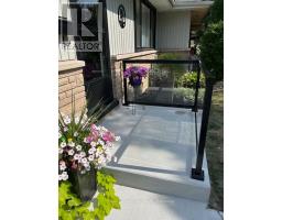 248 REDFORD CRESCENT - 48