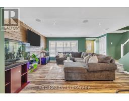 208 LINDEN DRIVE - 4