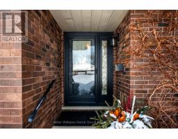 550 MAPLE AVENUE N - 2