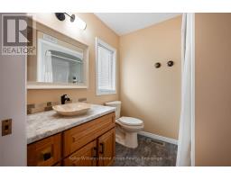 550 MAPLE AVENUE N - 26