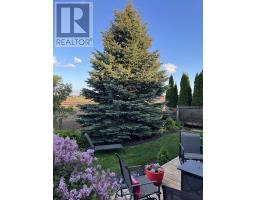 550 MAPLE AVENUE N - 35