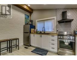 71 BRISCOE STREET E - 16