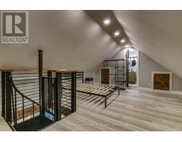 71 BRISCOE STREET E - 18