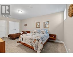 4 FAWN CREEK LANE - 30