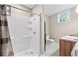 4 FAWN CREEK LANE - 32