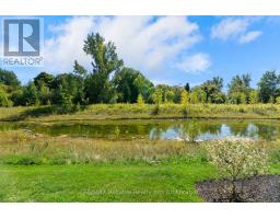 4 FAWN CREEK LANE - 38