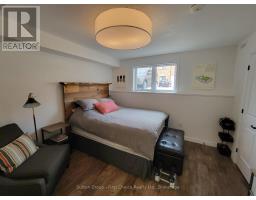 5 - 3205 VIVIAN LINE 37 - 11