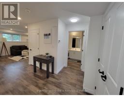 5 - 3205 VIVIAN LINE 37 - 17