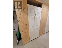 5 - 3205 VIVIAN LINE 37 - 20