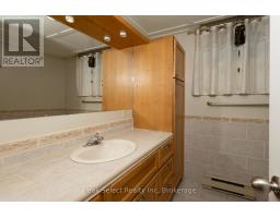 720 SPORTS DRIVE - 32