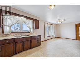 5109 WHITELAW ROAD - 12