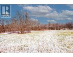 303 - 4 AVALON PLACE - 33