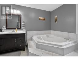 42 FRESHMEADOW WAY - 24