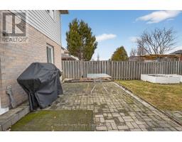 42 FRESHMEADOW WAY - 36