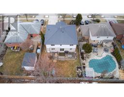 42 FRESHMEADOW WAY - 44