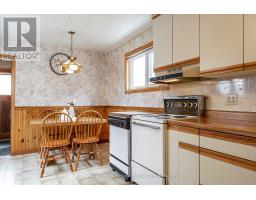 96 FALSTAFF STREET - 17