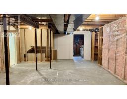 86 FREELAND DRIVE - 44