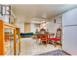 10 CENTRE STREET - 23