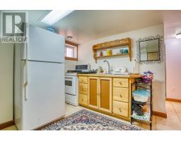 10 CENTRE STREET - 26