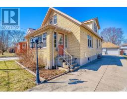 10 CENTRE STREET - 6