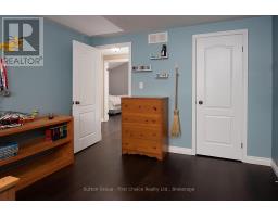 293 HUCK CRESCENT - 27